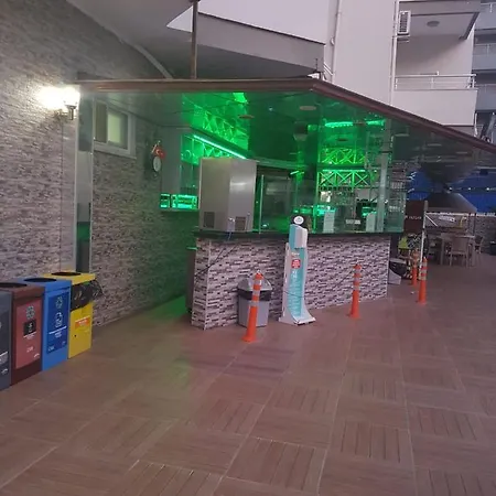 阿提拉大酒店 酒店