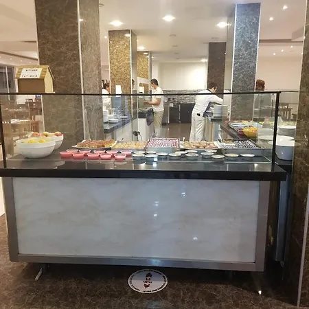 阿提拉大酒店 4*